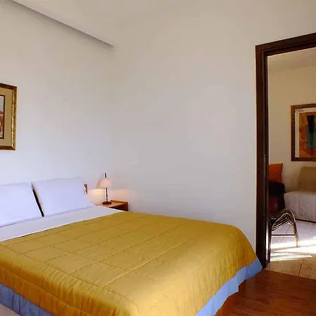 Christaras Lejlighed *