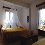 Christaras Apartment *